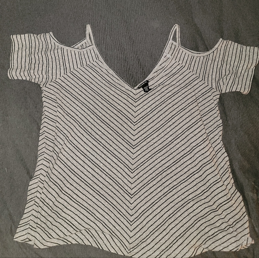 Torrid Off The Shoulder Top - XL/1X - (Torrid Sizing 00) - Gray